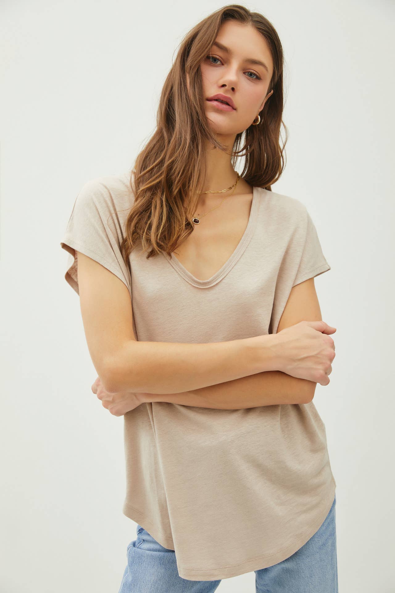 Be Cool - Wholesale T-Shirt - Women's - BACK RAW EDGE DETAILED V-NECK LINEN TEE 27