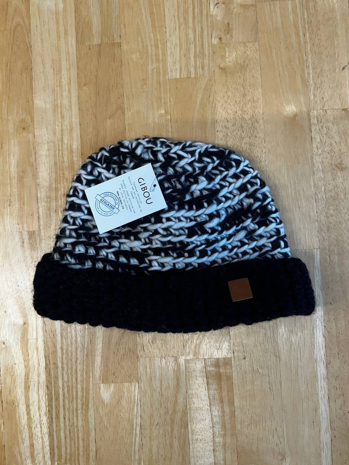 Échantillon - tuque tricotée retournée blanche et noire for wholesale by Gibou
