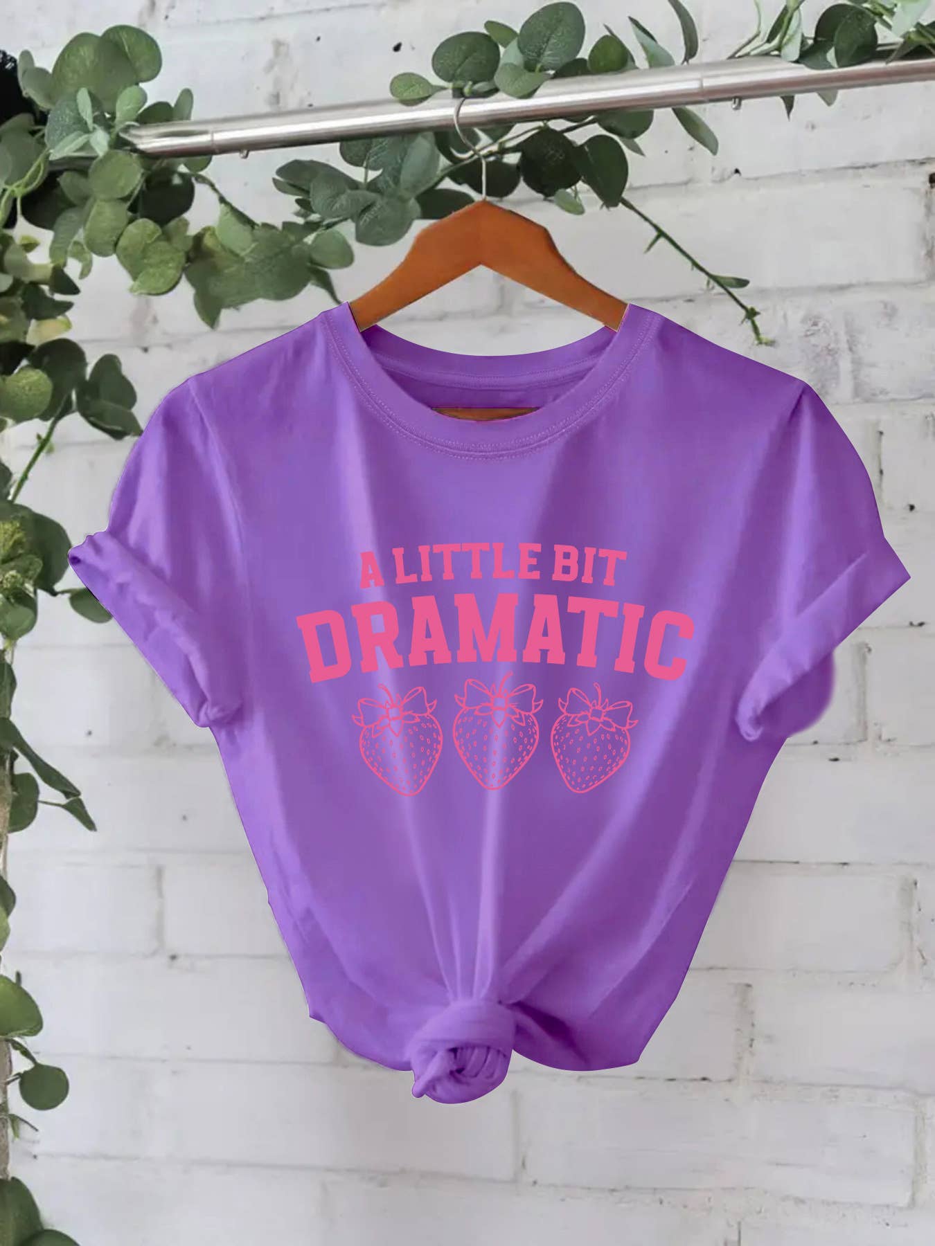 HIDDENBRAND - Wholesale T-Shirt - Women's - A LITTLE BIT DRAMATIC Versatile strawberry Graphic t-shirt3