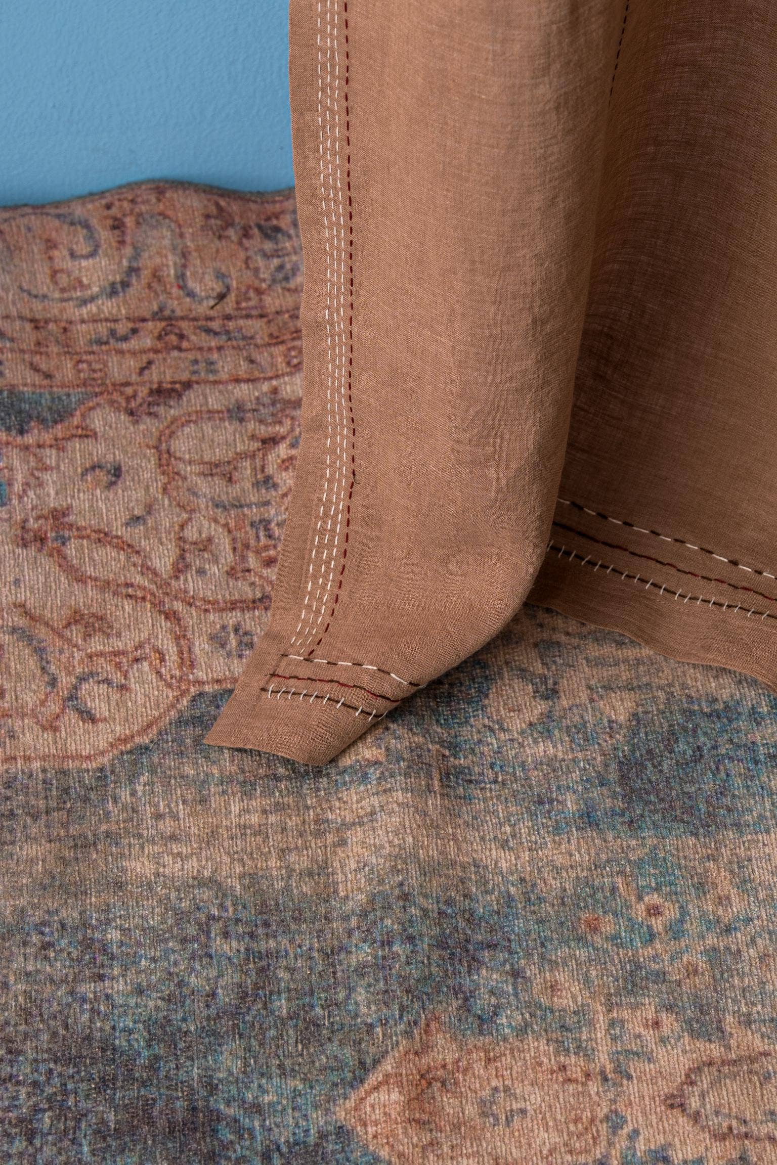 Beige Sandy Pannelli per tende naturali in lino ricamato Heath – senza tempo in vendita all'ingrosso su Faire1