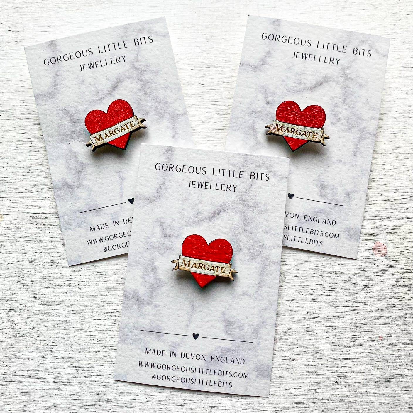 Gorgeous Little Bits Ltd - Wholesale Brooch - Mini Red Heart with Scroll Custom Pin Badge Brooch2