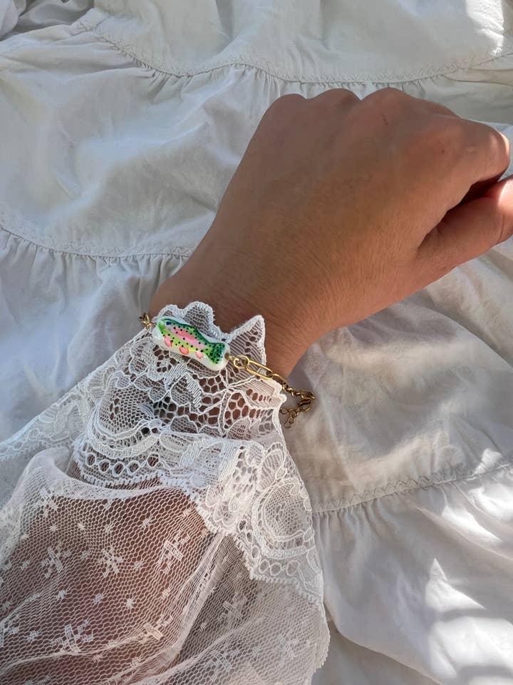 Regnbueørred Fisk Armbånd for engroshandel hos Love From Lowcountry