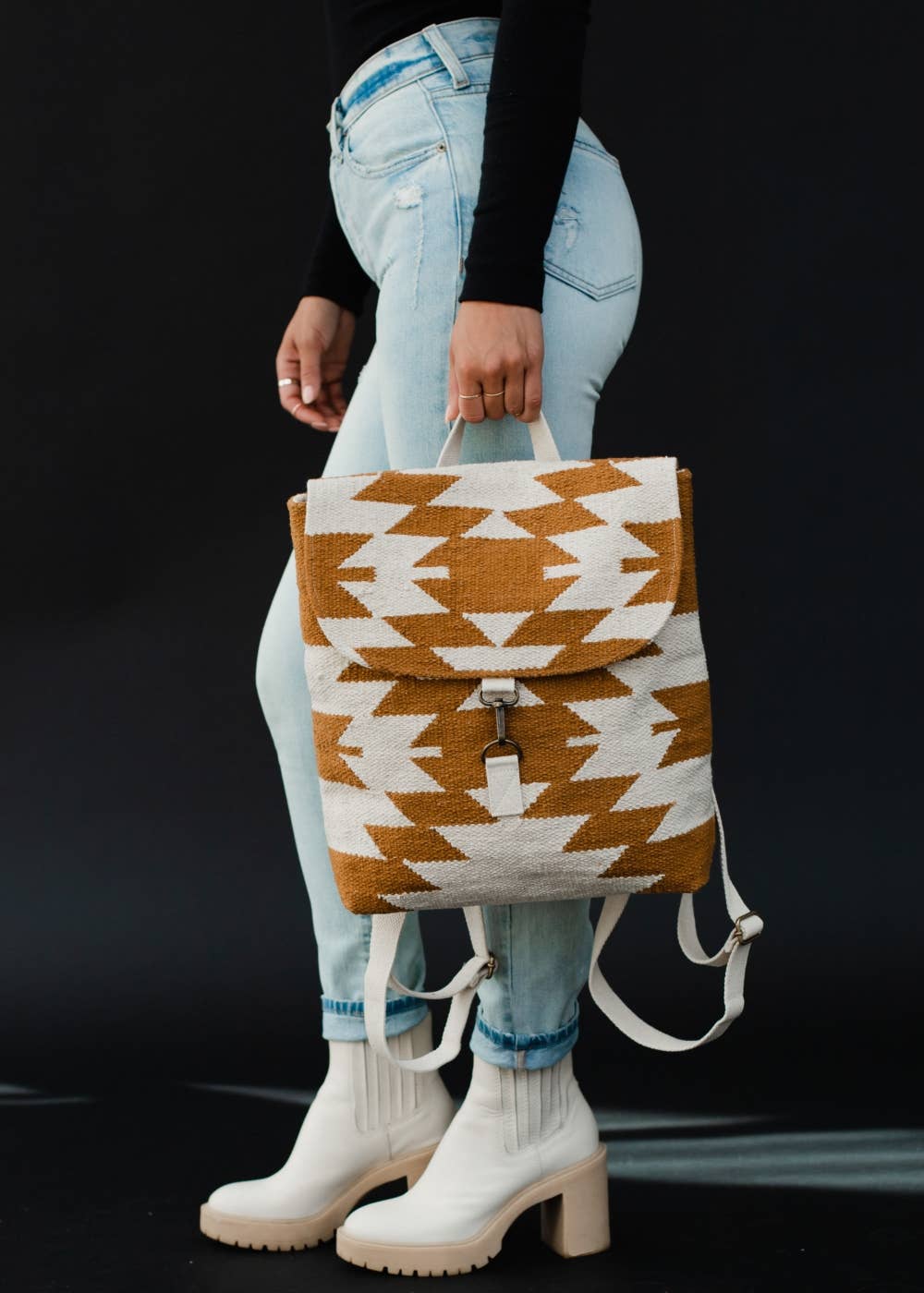 Panache Apparel Co. – wholesale Ryggsäck - Dam – Camel & Cream Aztec Ryggsäck5