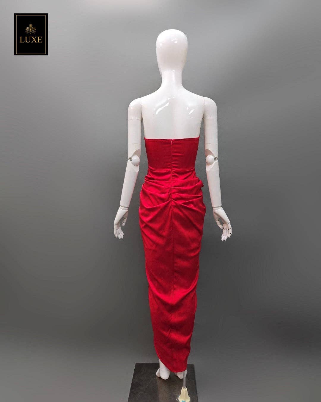 AlexyDesings – wholesale Klänning - Dam – Draperad klänning med slits framtill och bystier.1