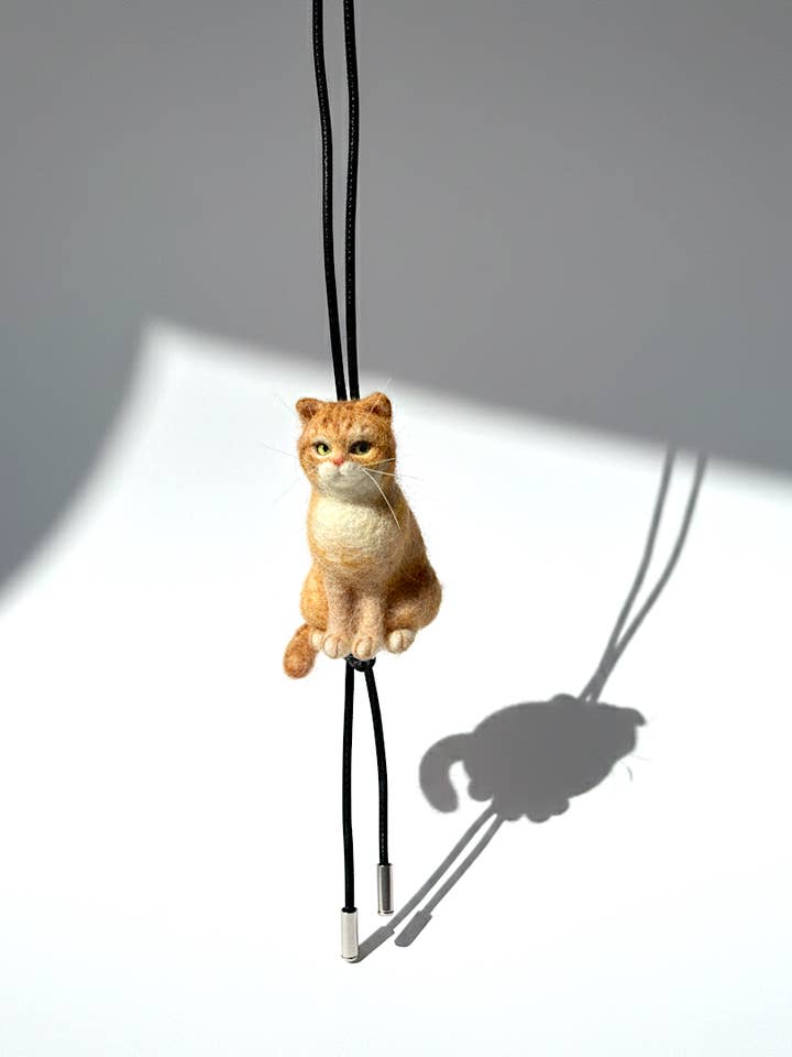 Hand-Sculpted Realistic Ginger Cat Wool Charm for wholesale by Woobbi