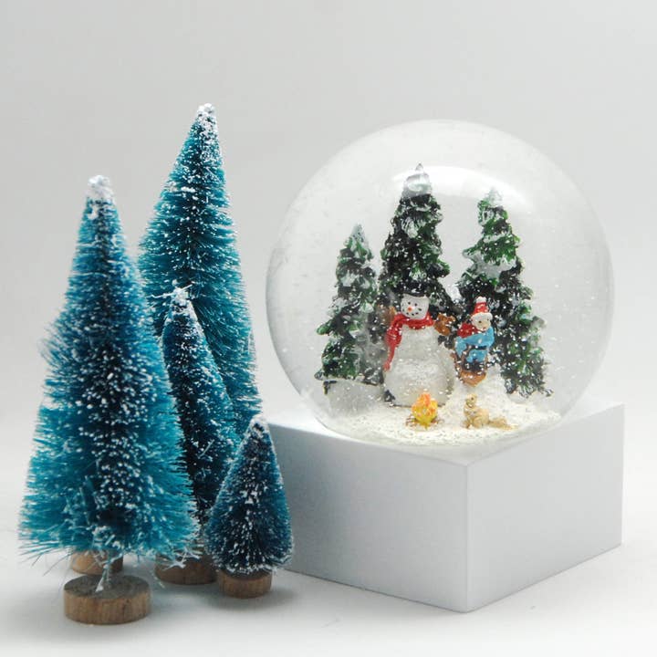 Schneekugelhaus - Wholesale Desk Globe - Snowman snow globe on white square base “Pure-line” 10 cm diameter