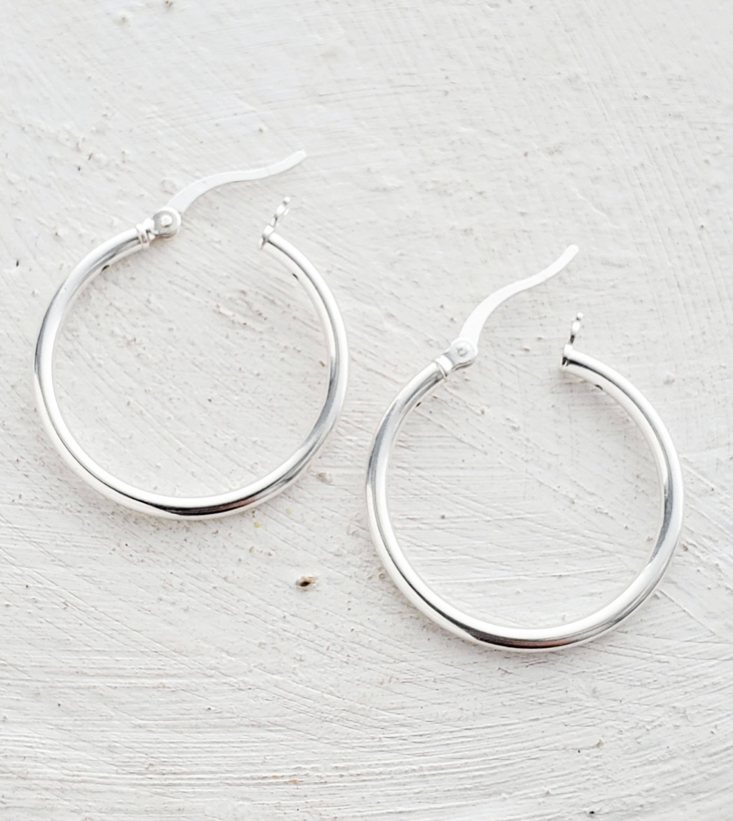 Sosie Designs - Wholesale Hoop Earrings - Silver Tube Hoops Earrings (20mm)2
