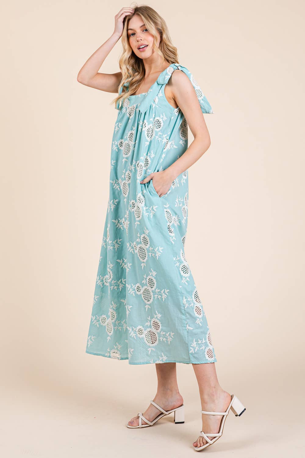 GeeGee x Lovelo – wholesale Dress – Women's – Sunflower Eyelet Lace Midi Sundress, OD513409