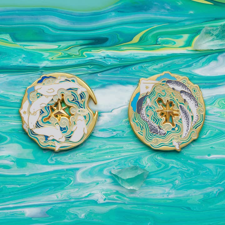 daparo Pins de Esmalte que Brilham no Escuro "Arctic Gemini" por atacado de Vermilion Collection