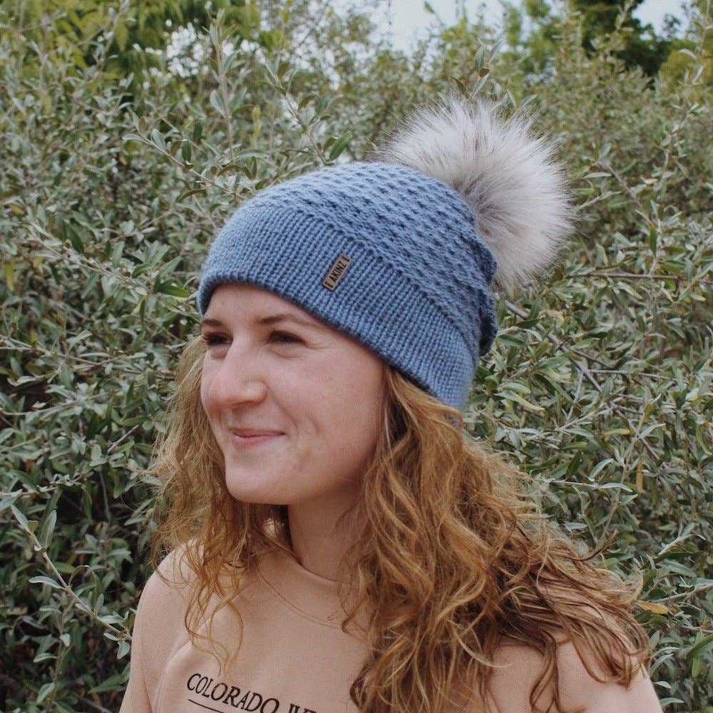 Akinz – Großhandel Beanie – Damen – Foxy Pom Beanie aus Kunstpelz6