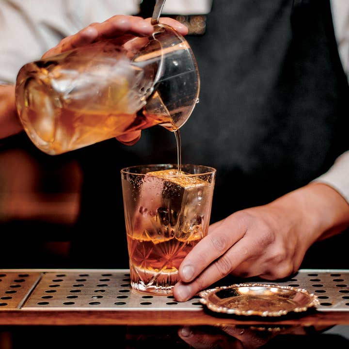 Oggi - Wholesale Ice Tray/Mold - Ice Trays - Set of 2 Large Square 6 Cube - Gray2