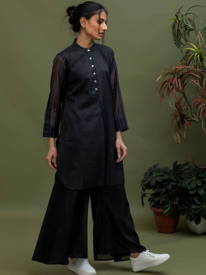 House of Amaya – wholesale Tunic – Women’s – Handwoven Black Stripes Short Kurta1