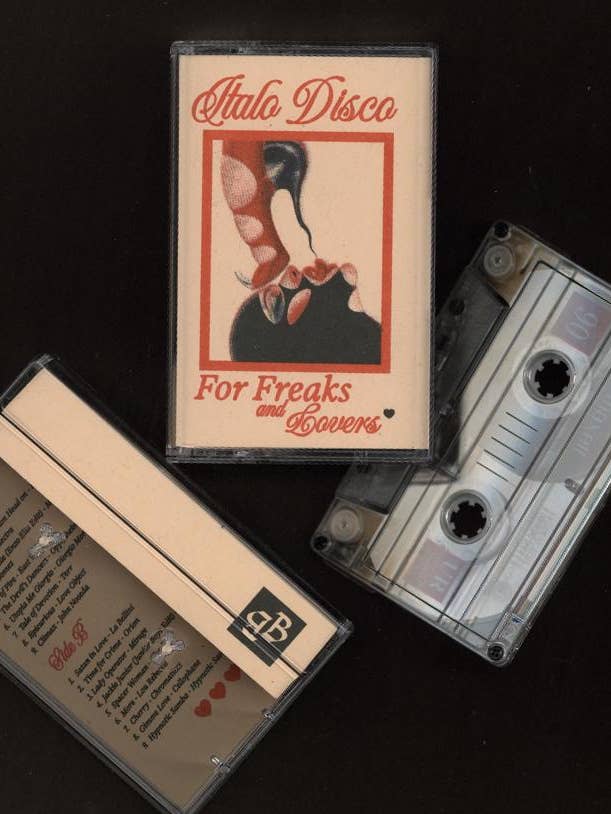 Italo Disco pour les fous et les amoureux Cassette Mixtape de 90 min. pour la vente par Back of Beyond Press