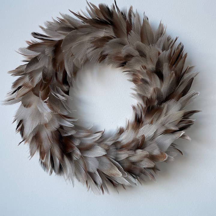 Wildash London – wholesale Wreath – Natural Feather Wreath