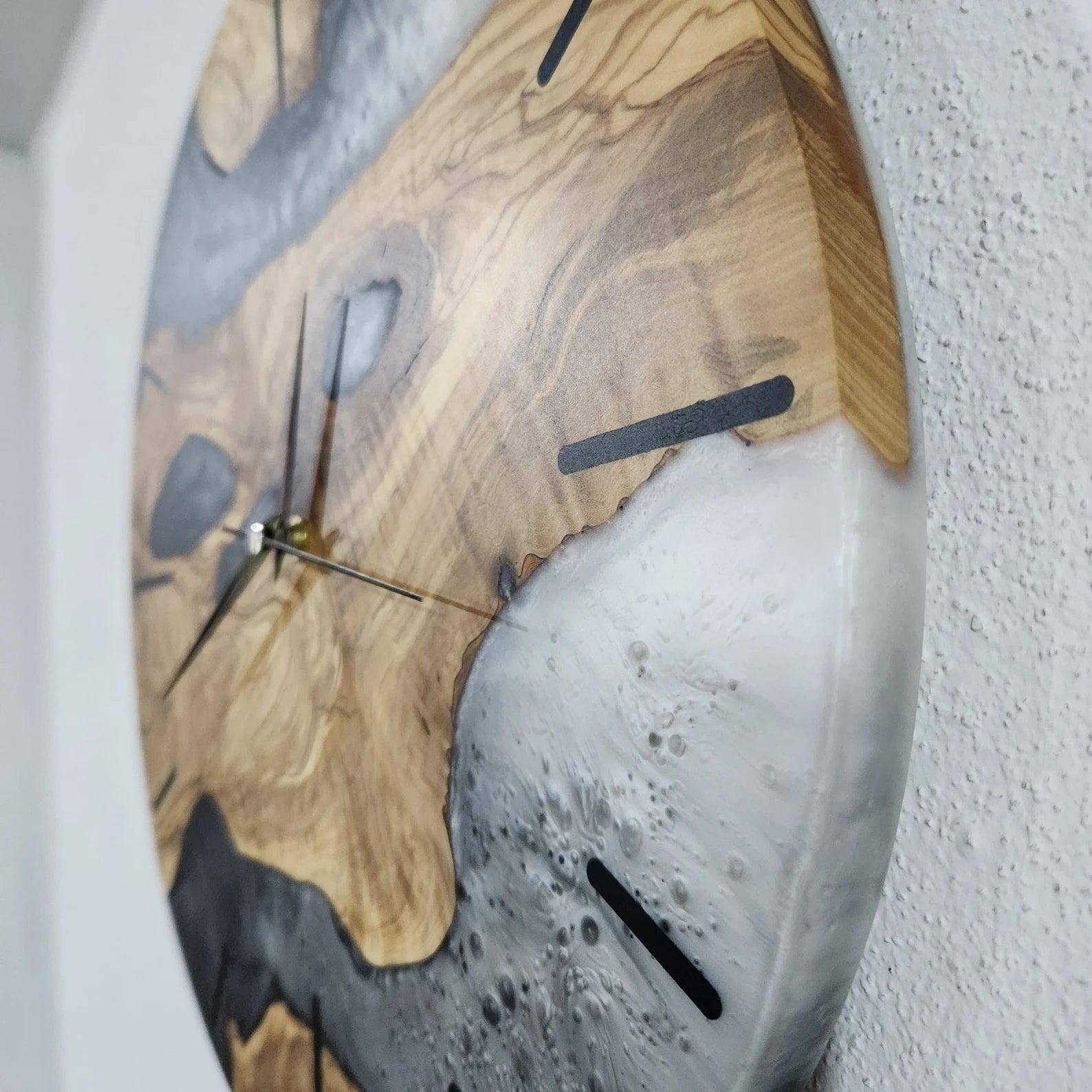 Artdesigna KG - Wholesale Wall Clock - Day and Night Timekeeper | Premium Handmade Wall Clocks5