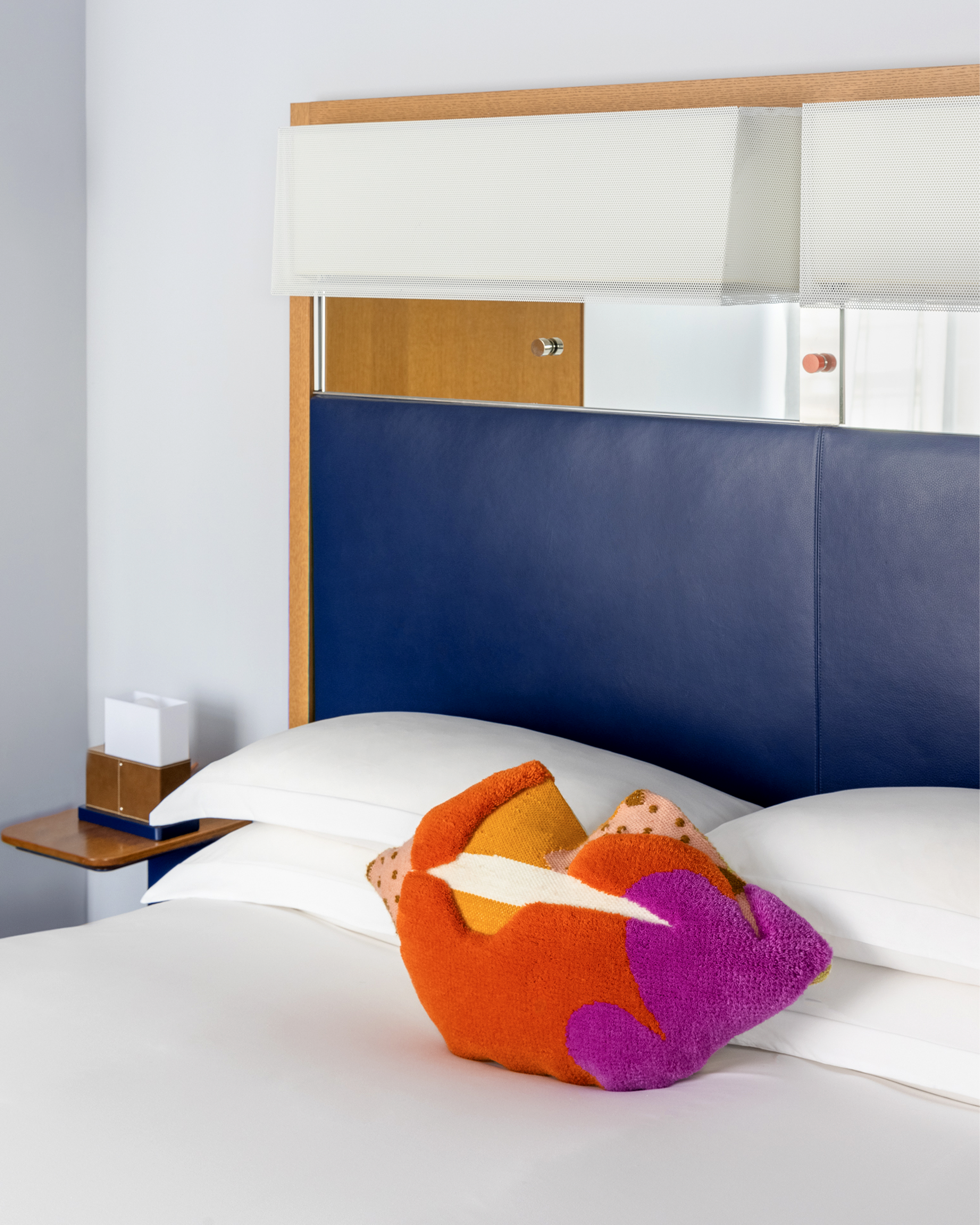 ProbaHome - Wholesale Throw/Decorative Pillow - X The Standard Lip Pillow1