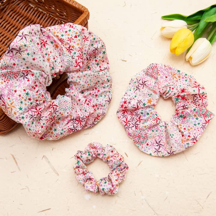 Chouchou en tissu Liberty Adelajda Rose pour la vente par SOMETHING MINTY