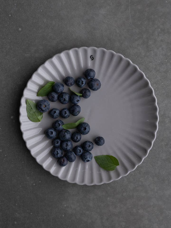 Flora Serving Plate 20cm for wholesale by STOREFACTORY