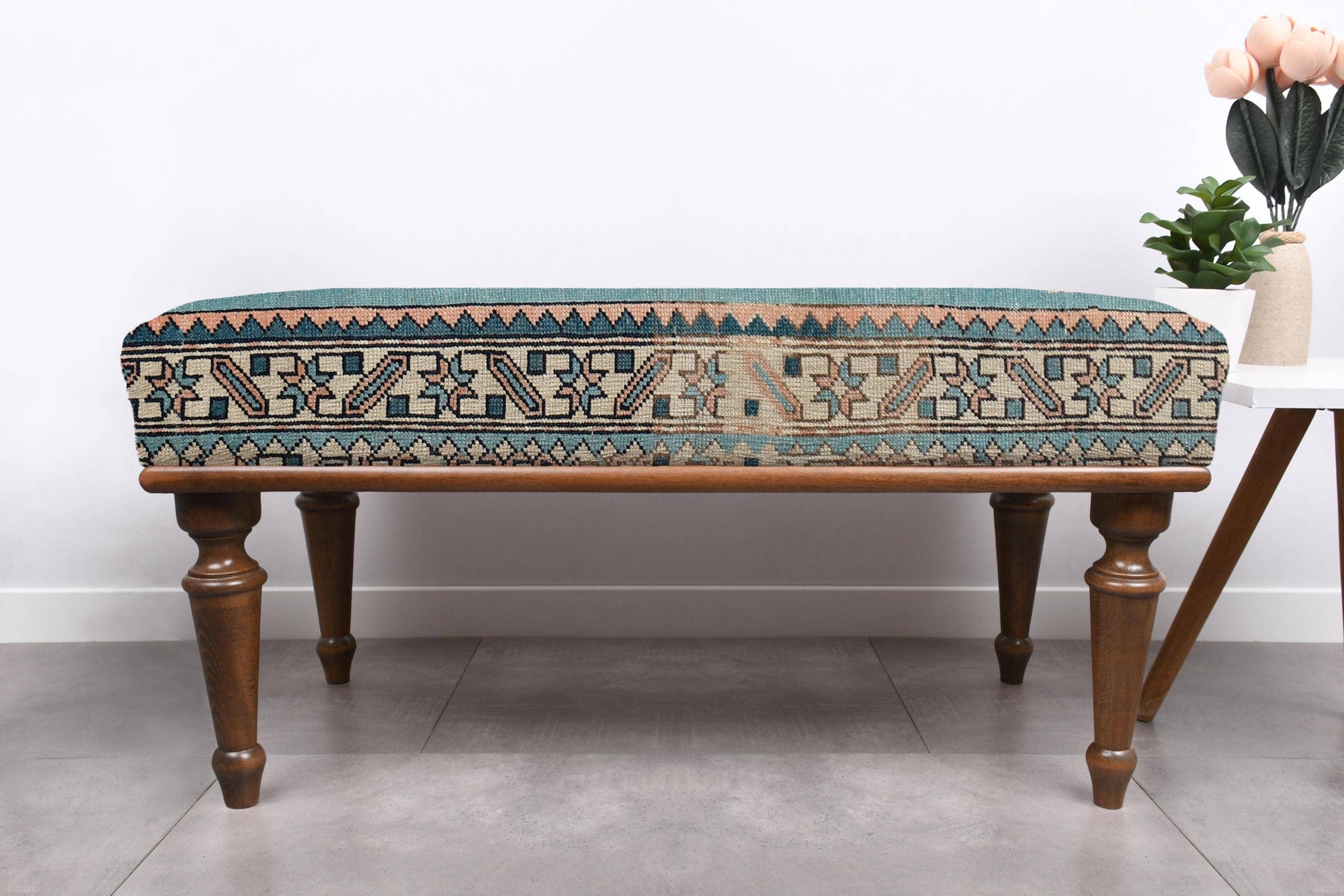 The Loom Wholesale – wholesale Bench – Traditional Turkish Rug Bench With Solid Wood Legs3