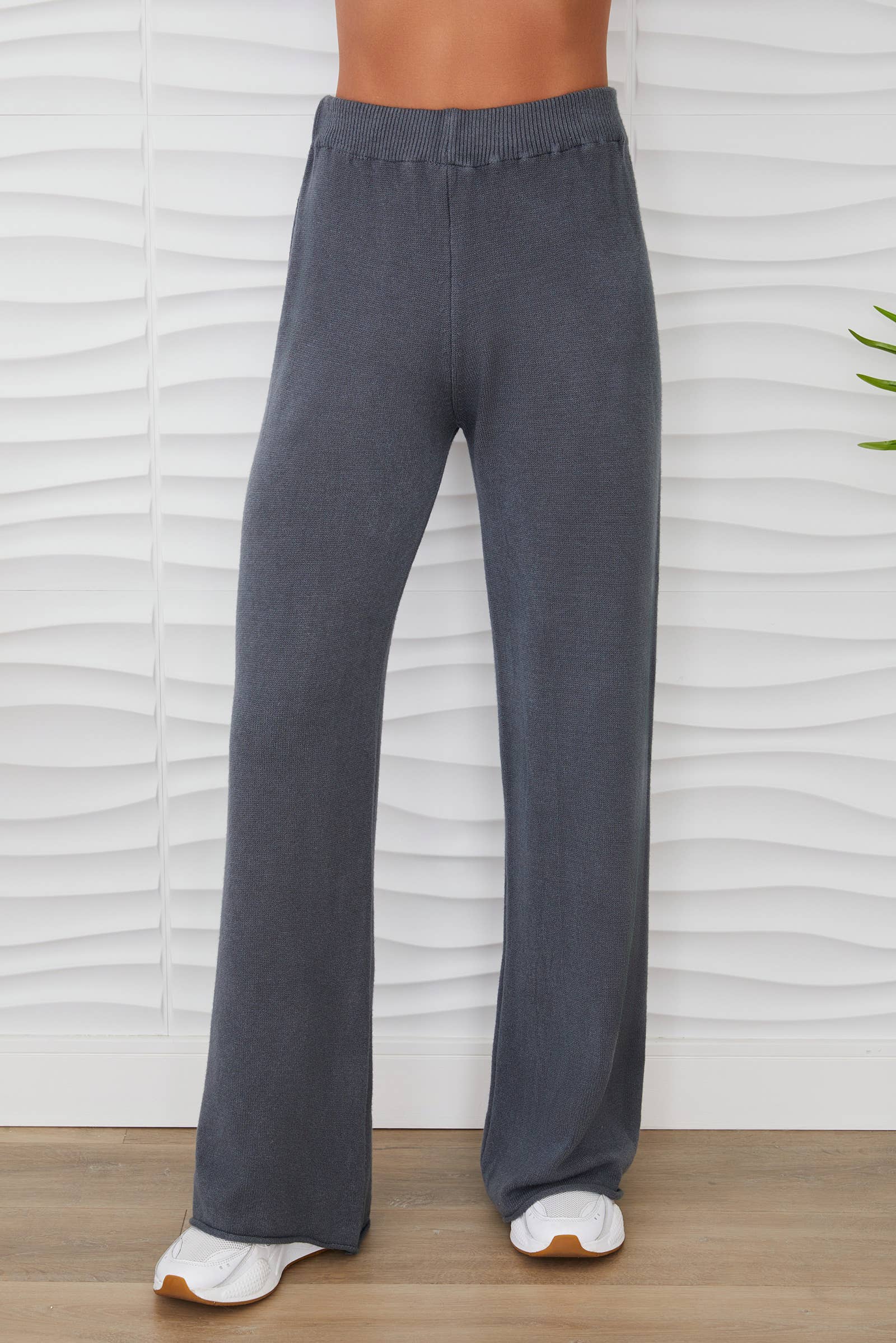 Carvão vegetal CALÇAS LARGAS DE MALHA VISCOSE (27739/330106-CARVÃO) para venda a revendedores na Faire0