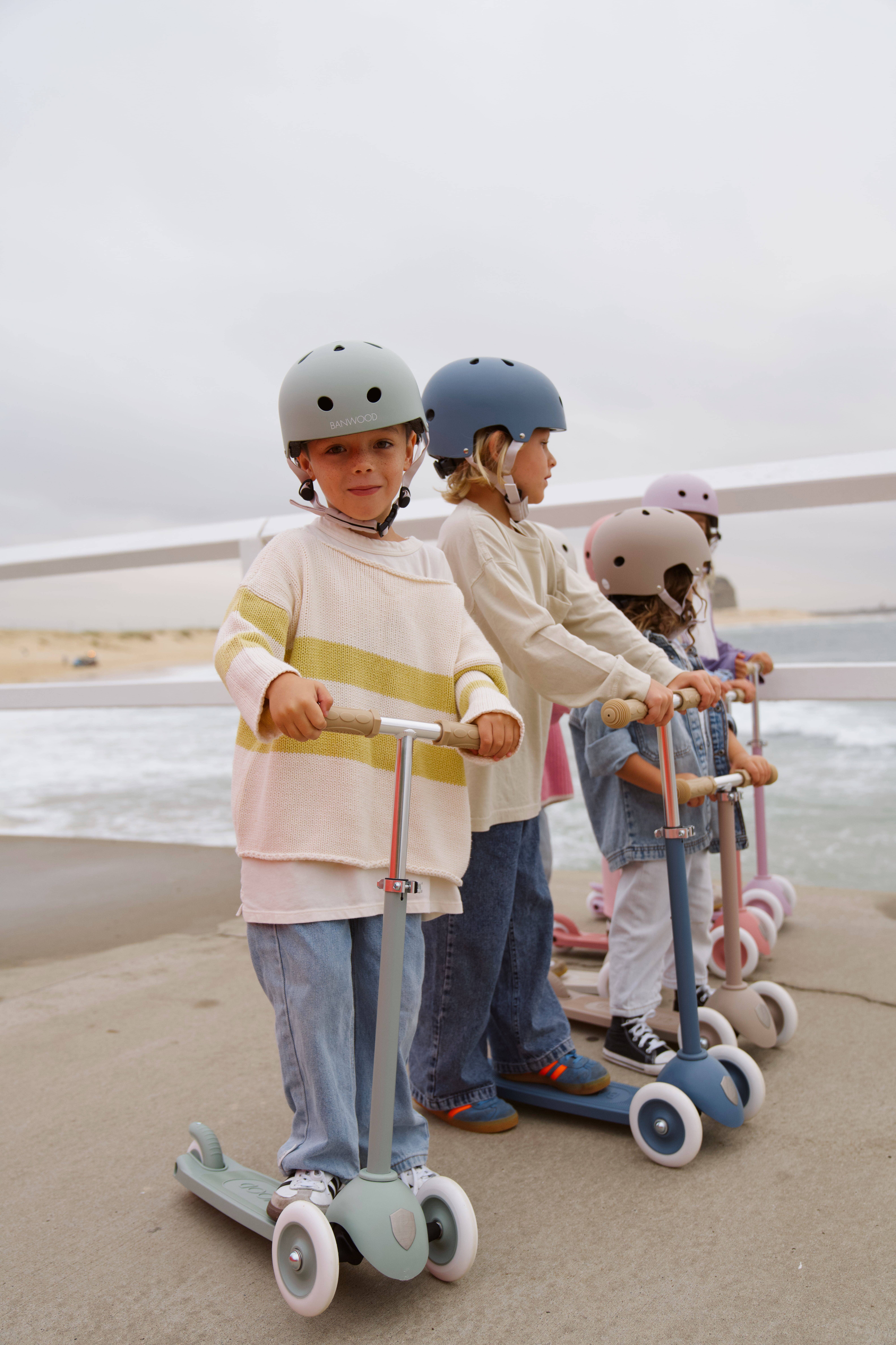 Banwood Inc - Wholesale Bike/Scooter - Kids - BANWOOD ECORIDE PACK - SCOOTER & HELMET - CLAY5