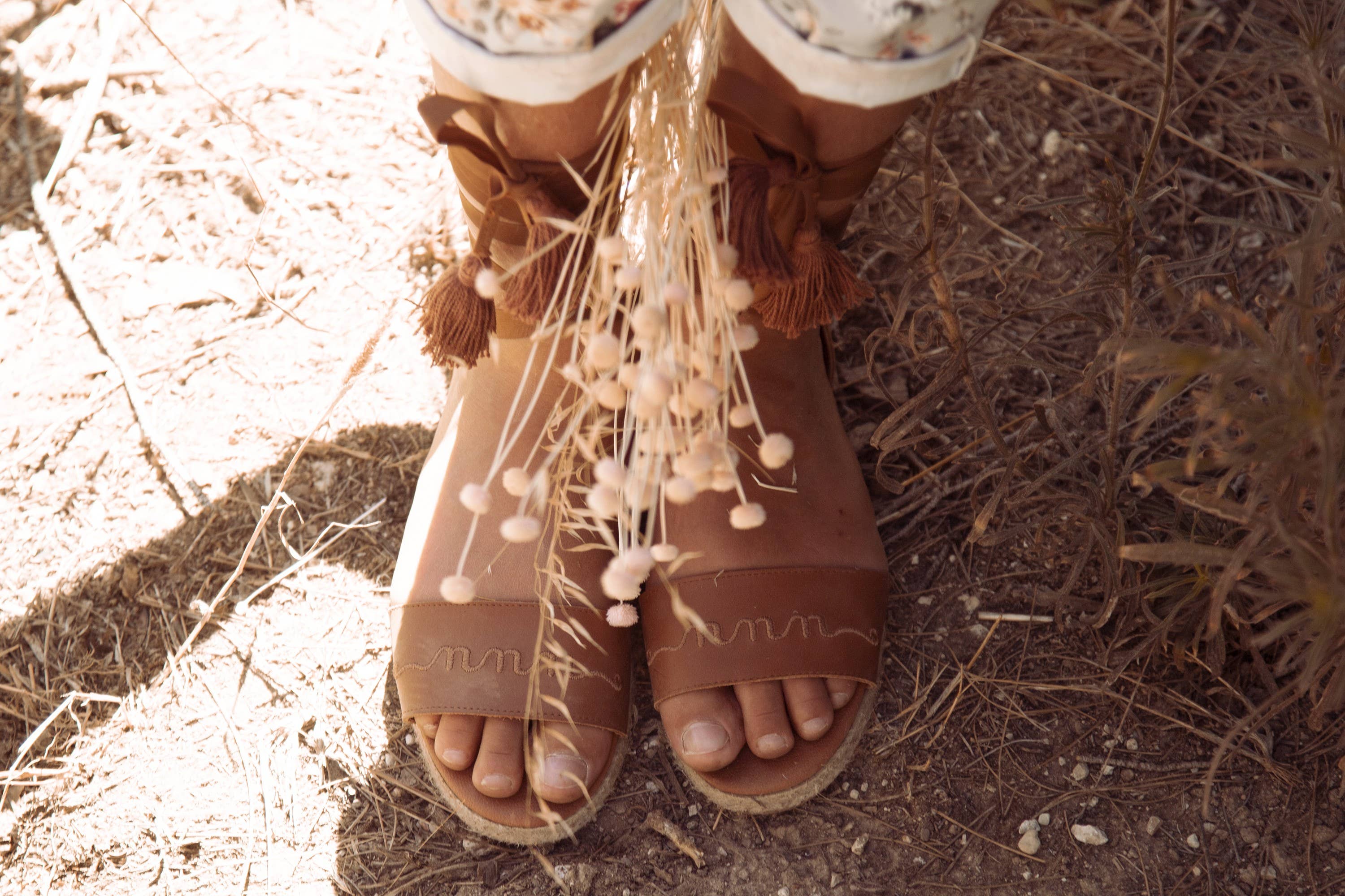 nora norita nora - Wholesale Sandals - Women's - Embroidered Leather Sandals