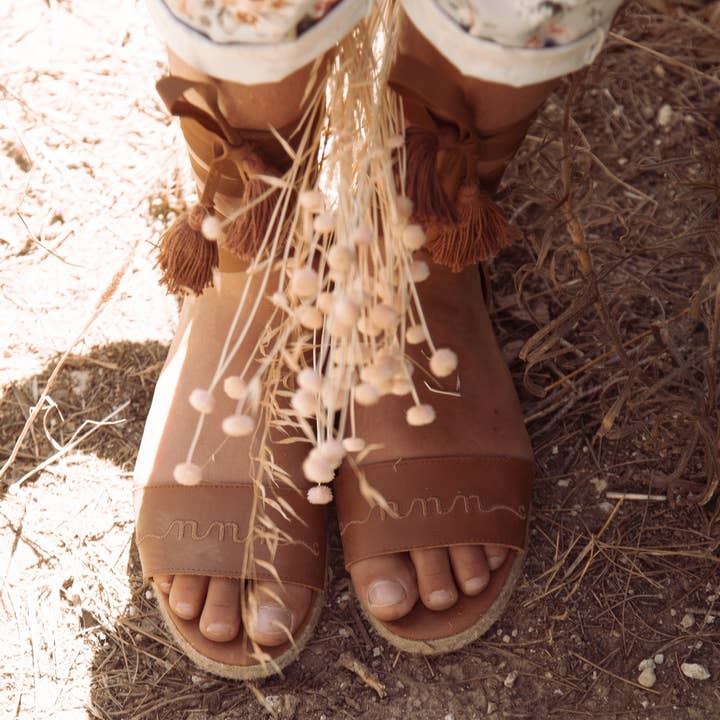 nora norita nora - Wholesale Sandals - Women's - Embroidered Leather Sandals0