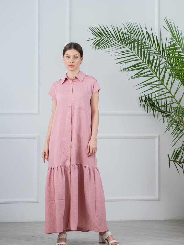 Un abito in giacca di lino. per la vendita all'ingrosso da parte di Azuri Fashion Group