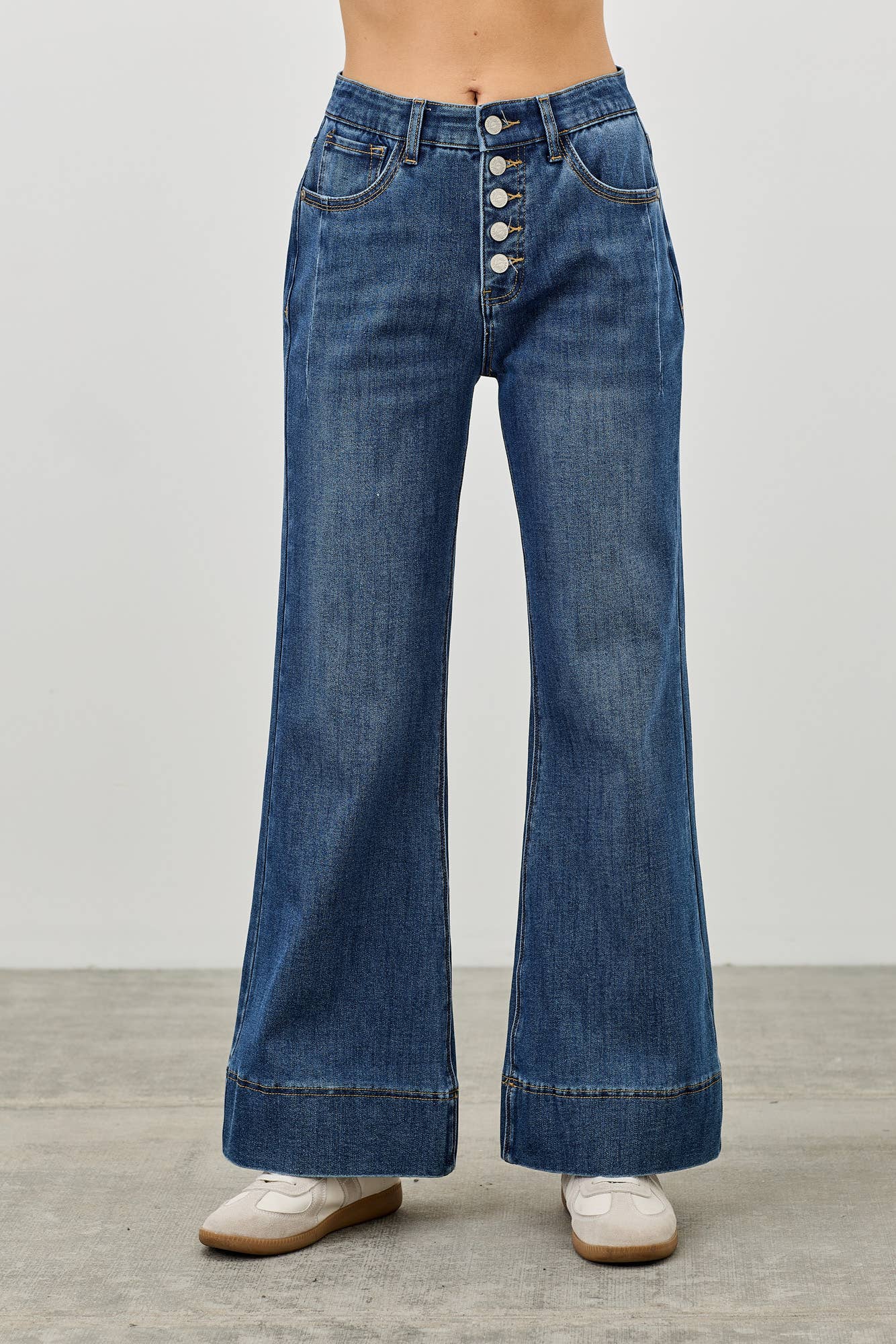 SAIGE DENIM – Engroshandel Jeans - Dame – P8151D-HØJ TALJE FLARE MED KNAPGYLPE1