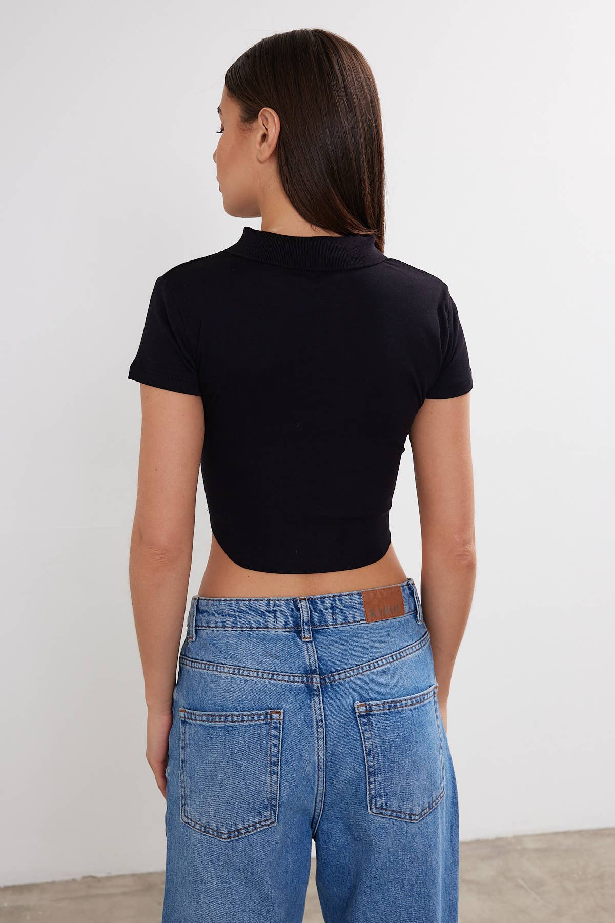 VAV NEW YORK – Engroshandel Polo - Dame – Dame polo-neck cropped t-shirt med kort snit3