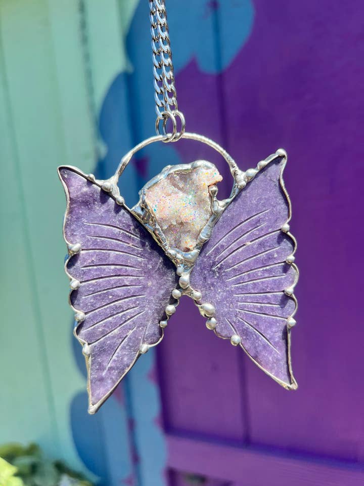 Collar llamativo de cuarzo con lepidolita y aura para venta al por mayor de Aurafy