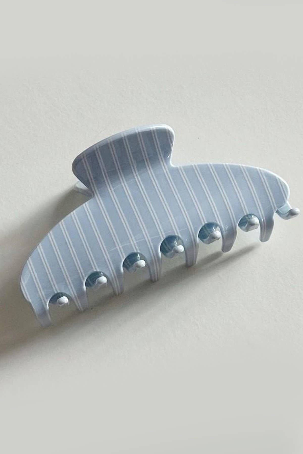 JOSSLYN by wall to wall - Wholesale Hair Clip - Women's - JUMBO STRIPE PLAID OVAL HAIR CLAW CLIPS | 40H102015