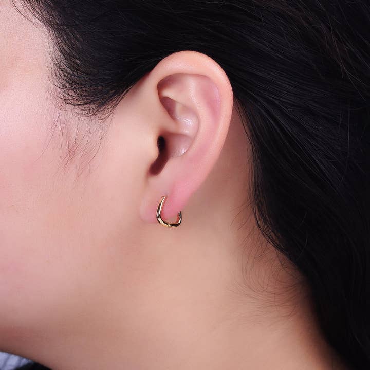 Aim Eternal - Wholesale Huggie Earrings - Gold Filled 11.5mm Triangle Cartilage Huggie Earrings