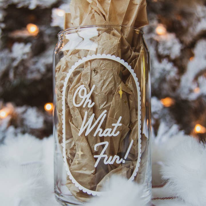 Oh quel plaisir ! Verre en forme de boîte, verrerie de Noël pour la vente par Butler Design Co.