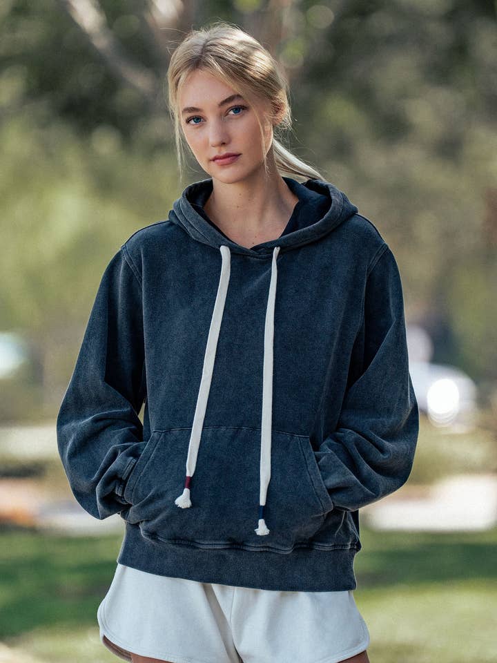 Sweat à capuche surdimensionné en tissu brossé vintage lavé pour la vente par Fashion Week