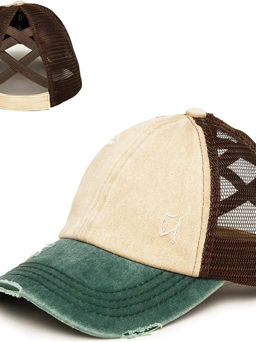 3 Tone Criss Cross Distressed Ponycap - Beige/Grön/Svart för wholesale av Funky Junque