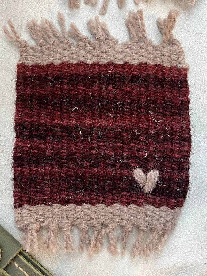 Untersetzer-Set Rot mit Herz für den Großhandel von Jubilee Trading Co. | Ethical Trade Decor + Accessories