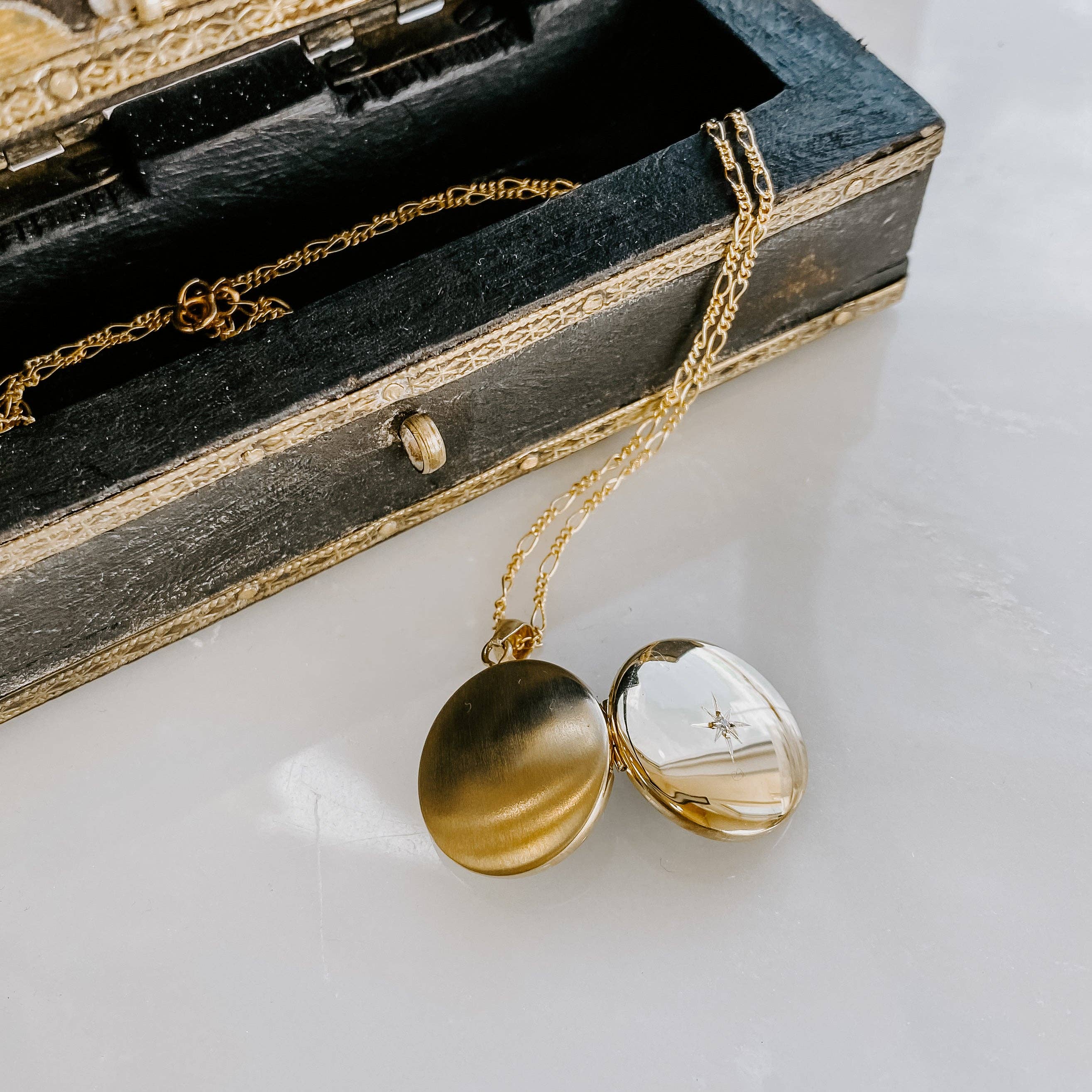 Derive Jewelry - Vendita all'ingrosso Collane con medaglione - Collana Treasure Island Locket5