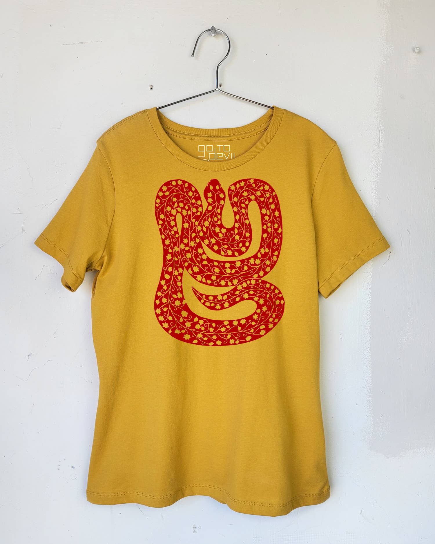 Go To Devil – T-shirt estampada - Mulher por atacado – Cobra Tee Gola Tripulante Feminina1