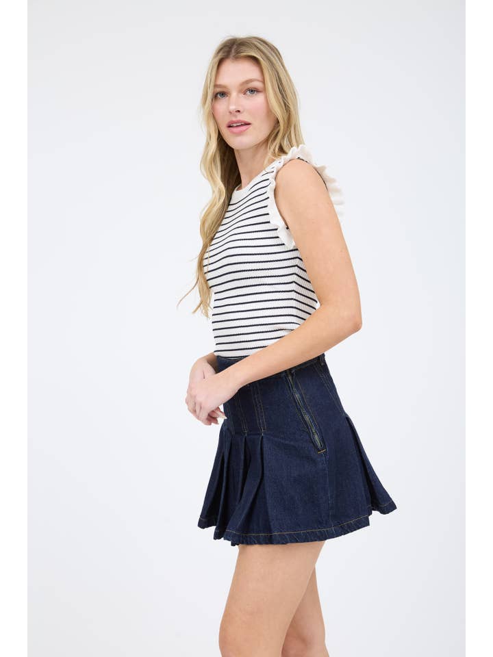 The Workshop Studio – wholesale Pullovertröja - Dam – RANDIG ÄRMLÖS TRÖJA MED VOLANGKANT2