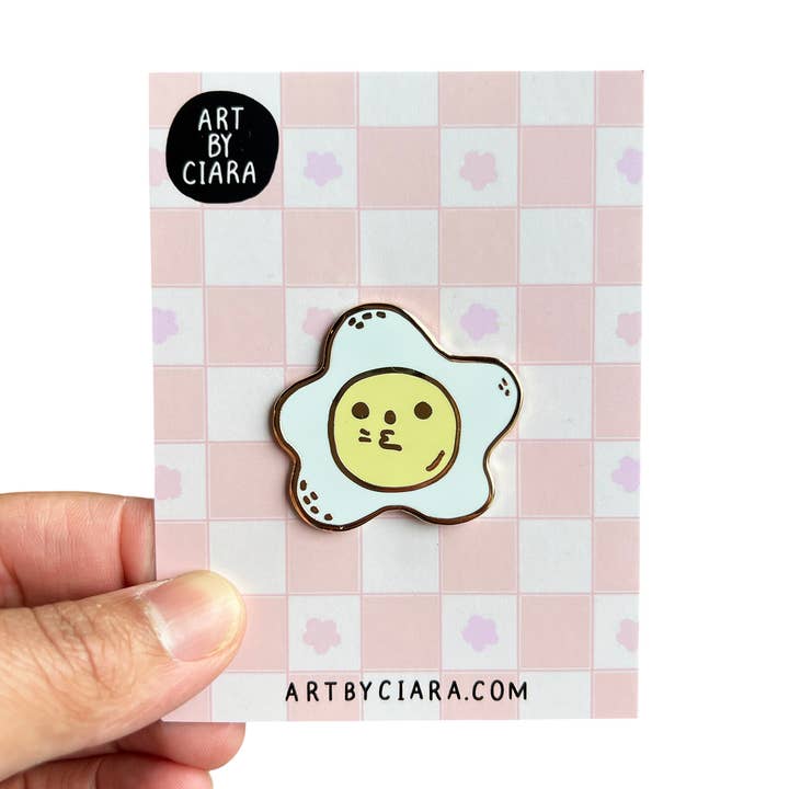Pin de esmalte de ovo frito por atacado de Art by Ciara