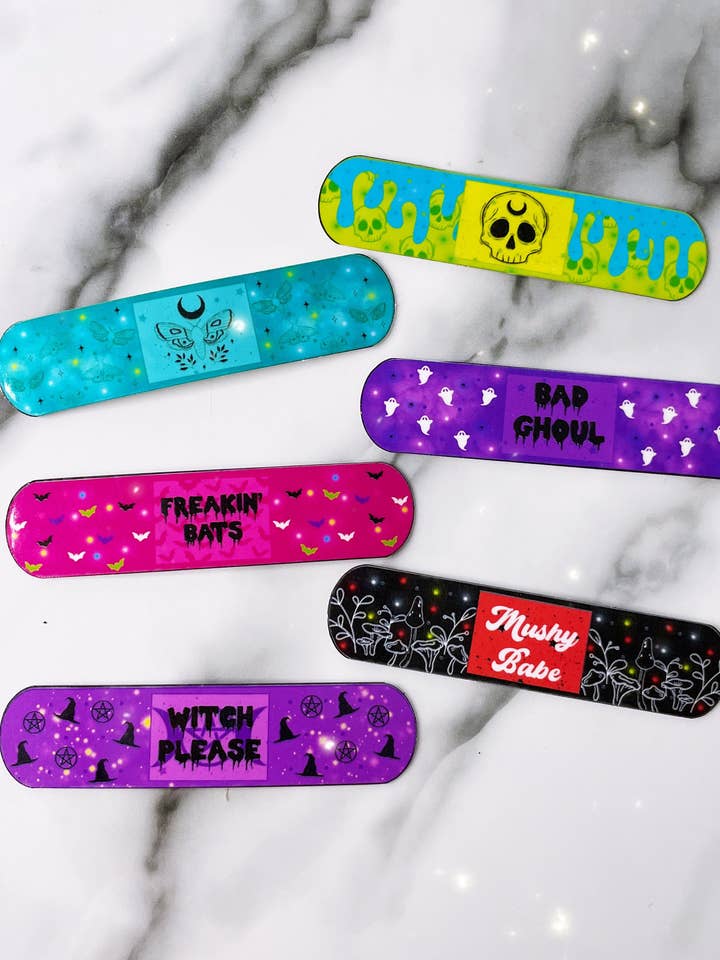 Spöklika häxiga bandageklistermärken för wholesale av Desaray Designs