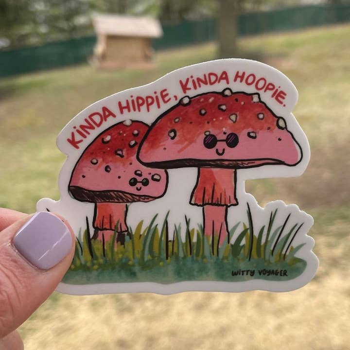 Kinda Hippie, Kinda Hoopie svamp klistermärke för wholesale av Witty Voyager