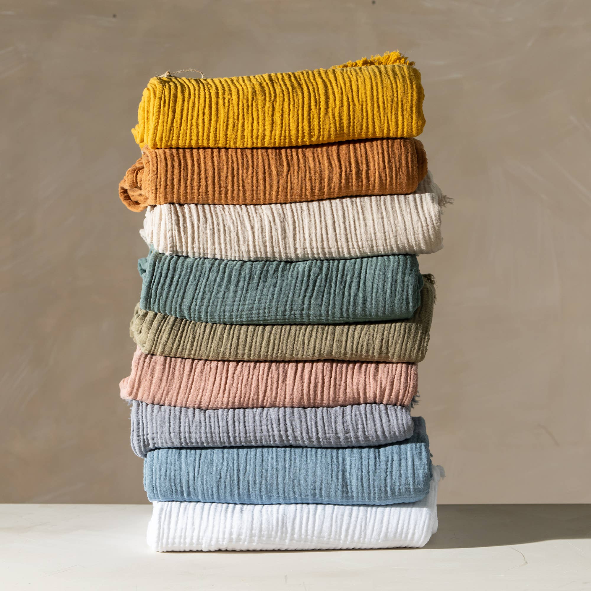 Saardé - Wholesale Bedding Blanket - Enes Bed Cover | Guava1