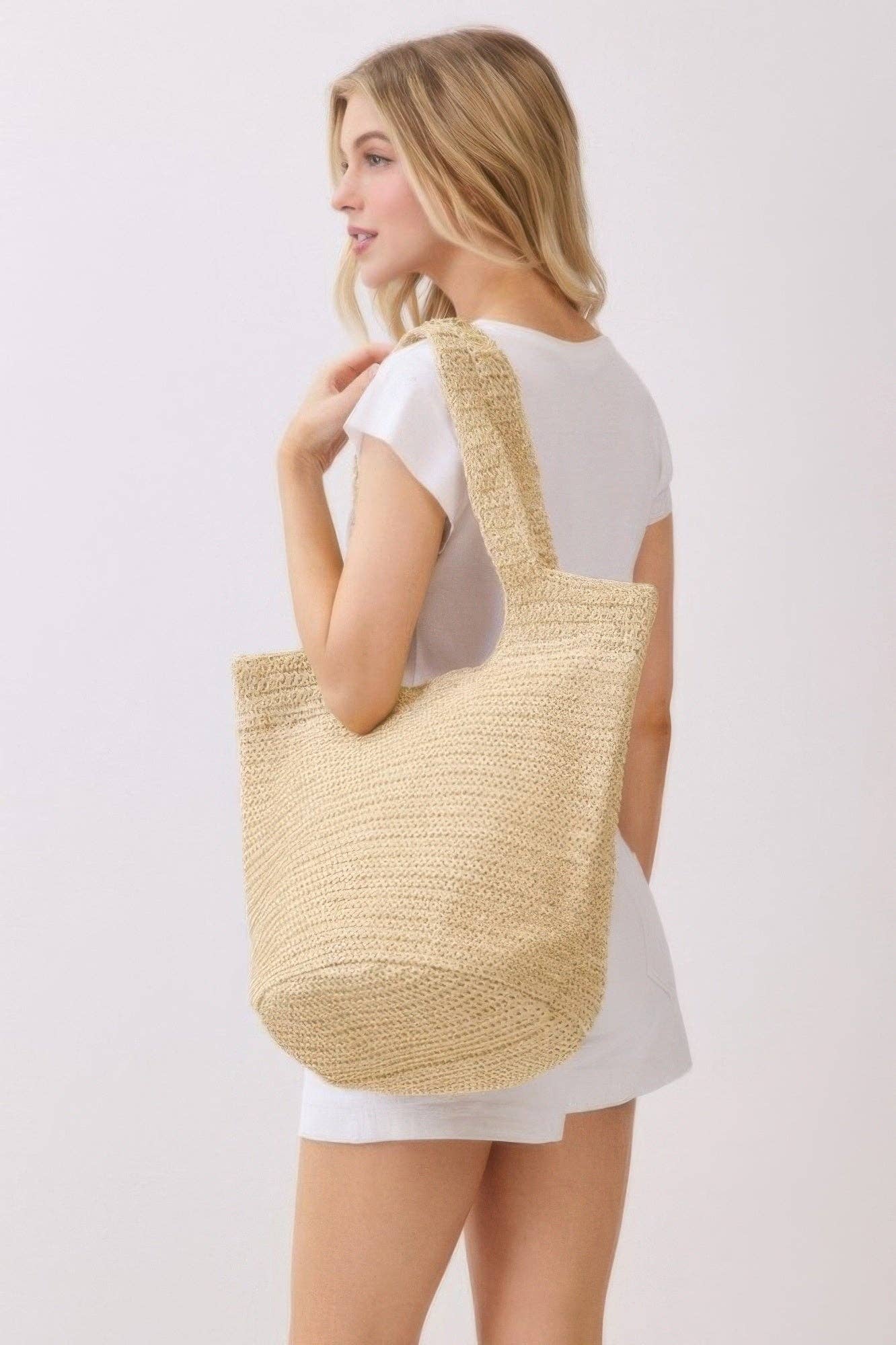CC Wholesale Clothing - Wholesale Tote Bag - Women's - Round Bottom Handmade Strap Woven Straw Tote Bag1