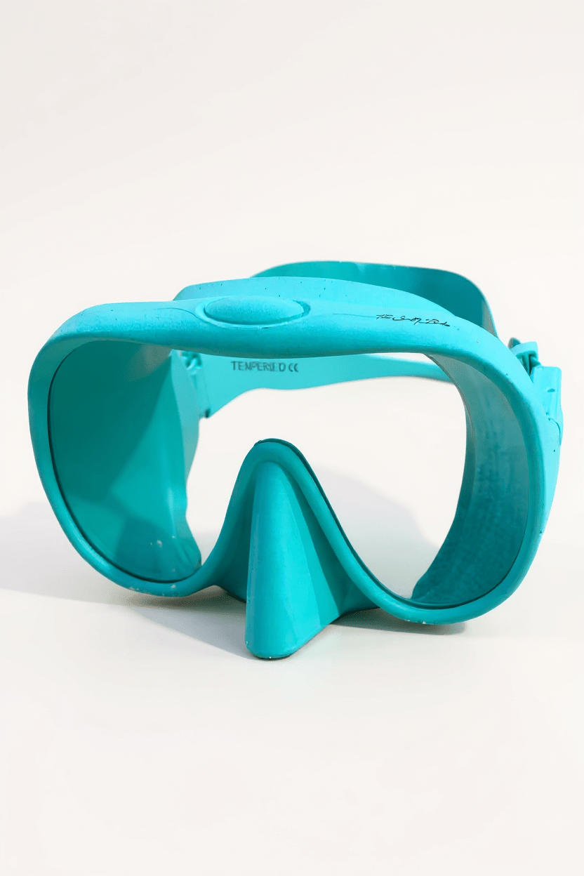 The Salty Babe - Wholesale Swim Goggles - Unisex - Looking Glass Dive Mask1