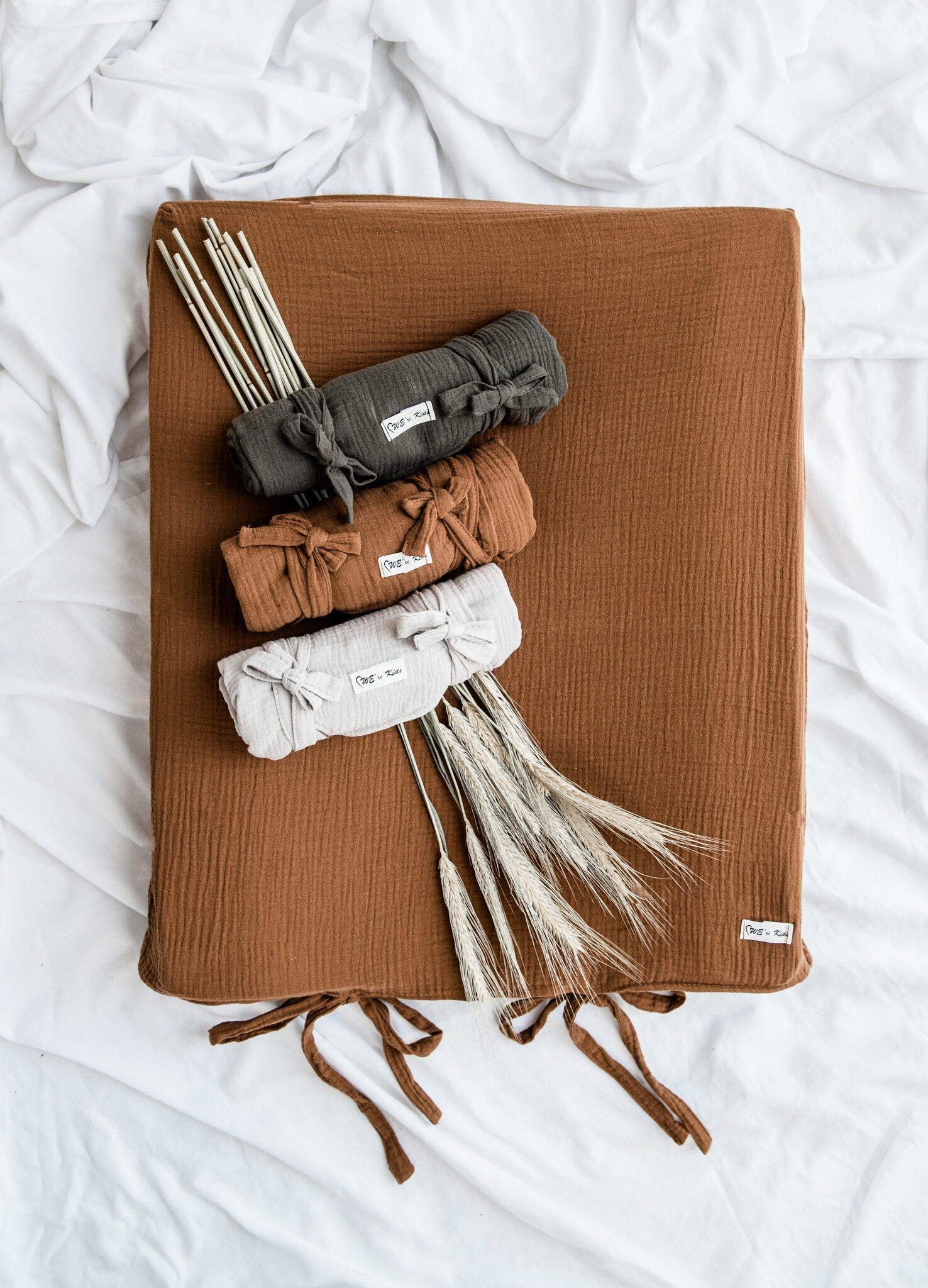 We Call It Love – Cobertor de cama - Crianças e bebés por atacado – Puslepude betræk - Køb lækkert vaskbart betræk til puslepude her12