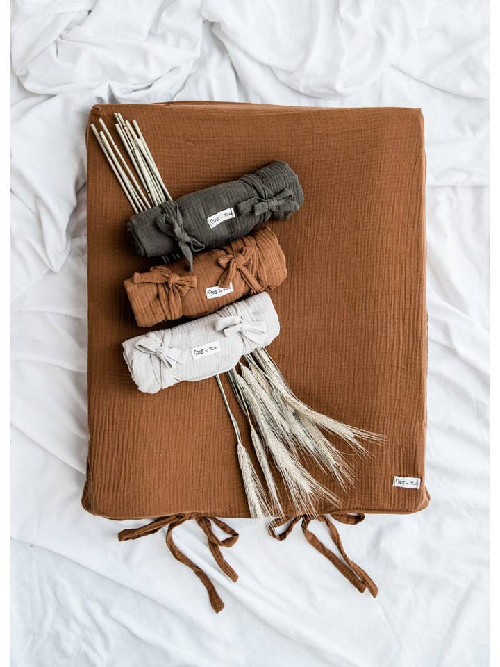 We Call It Love – Cobertor de cama - Crianças e bebés por atacado – Puslepude betræk - Køb lækkert vaskbart betræk til puslepude her12