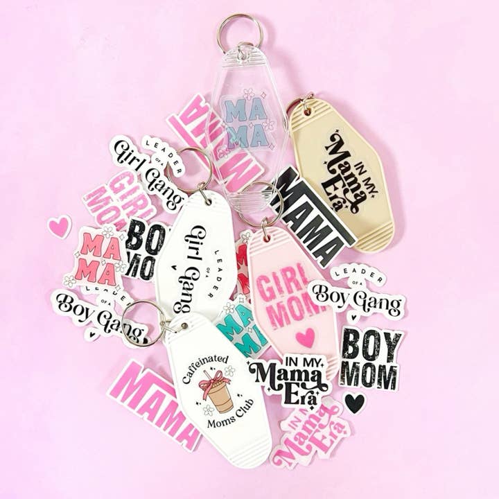 Porte-clés Mama en acrylique rétro - rose, beige, blanc et transparent pour la vente par cutieCHEWS