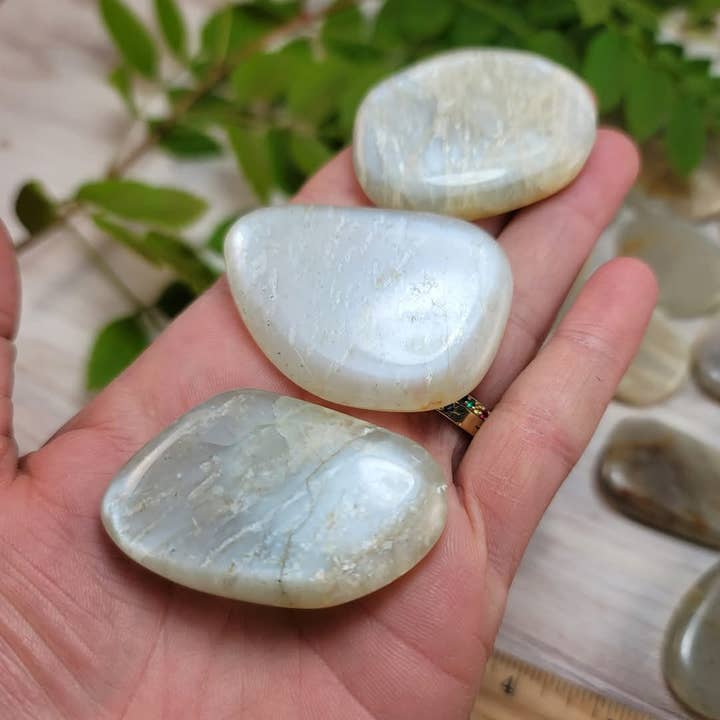 Aquamarine Daydream Wholesale - Wholesale Spiritual Stone/Crystal - .5 Kilo Flashy Moonstone Flat Palm Stones ~ Bulk Crystals3